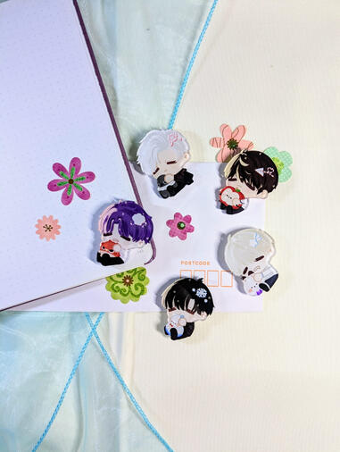 love and deepspace acrylic badges